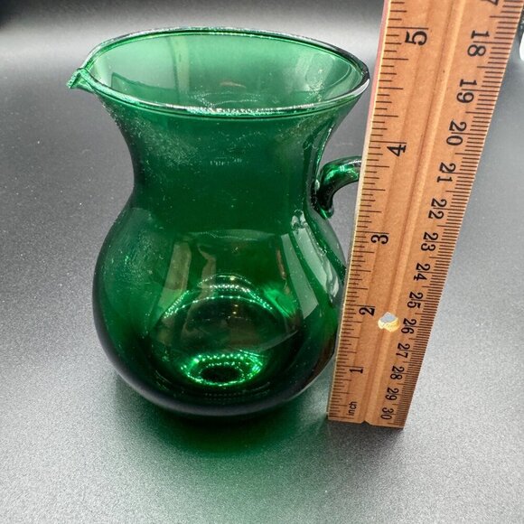 Vintage Hand Blown Emerald Green Glass Applied Handle Creamer Mini Pitcher - Picture 9 of 11